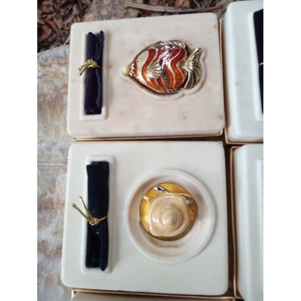 Vintage Estee Lauder Collectible Perfume Compacts - Picture 2 of 12